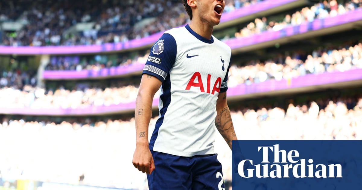 1394982271940_lc_galleryImage_Tottenham_Hotspur_support.JPG